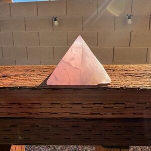 Elegant Pink Rose Quartz Pyramid